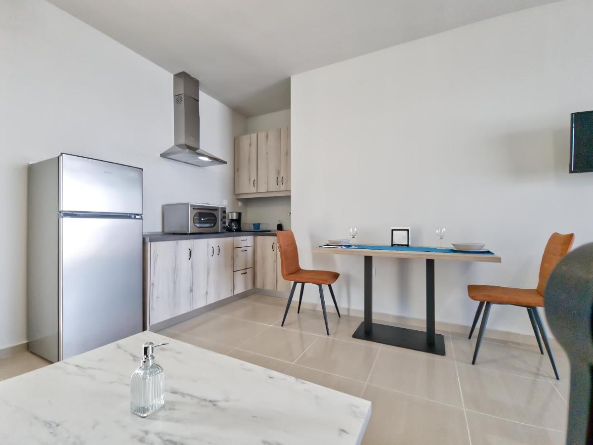 Epipleon Luxury Suites -105- Δωμάτιο 35Τμ Με Βεράντα 35Τμ Μπροστά Στη Θάλασσα Nafpaktos Dış mekan fotoğraf