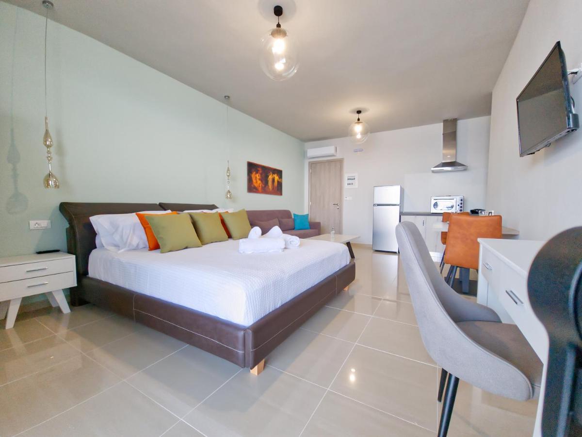 Epipleon Luxury Suites -105- Δωμάτιο 35Τμ Με Βεράντα 35Τμ Μπροστά Στη Θάλασσα Nafpaktos Dış mekan fotoğraf