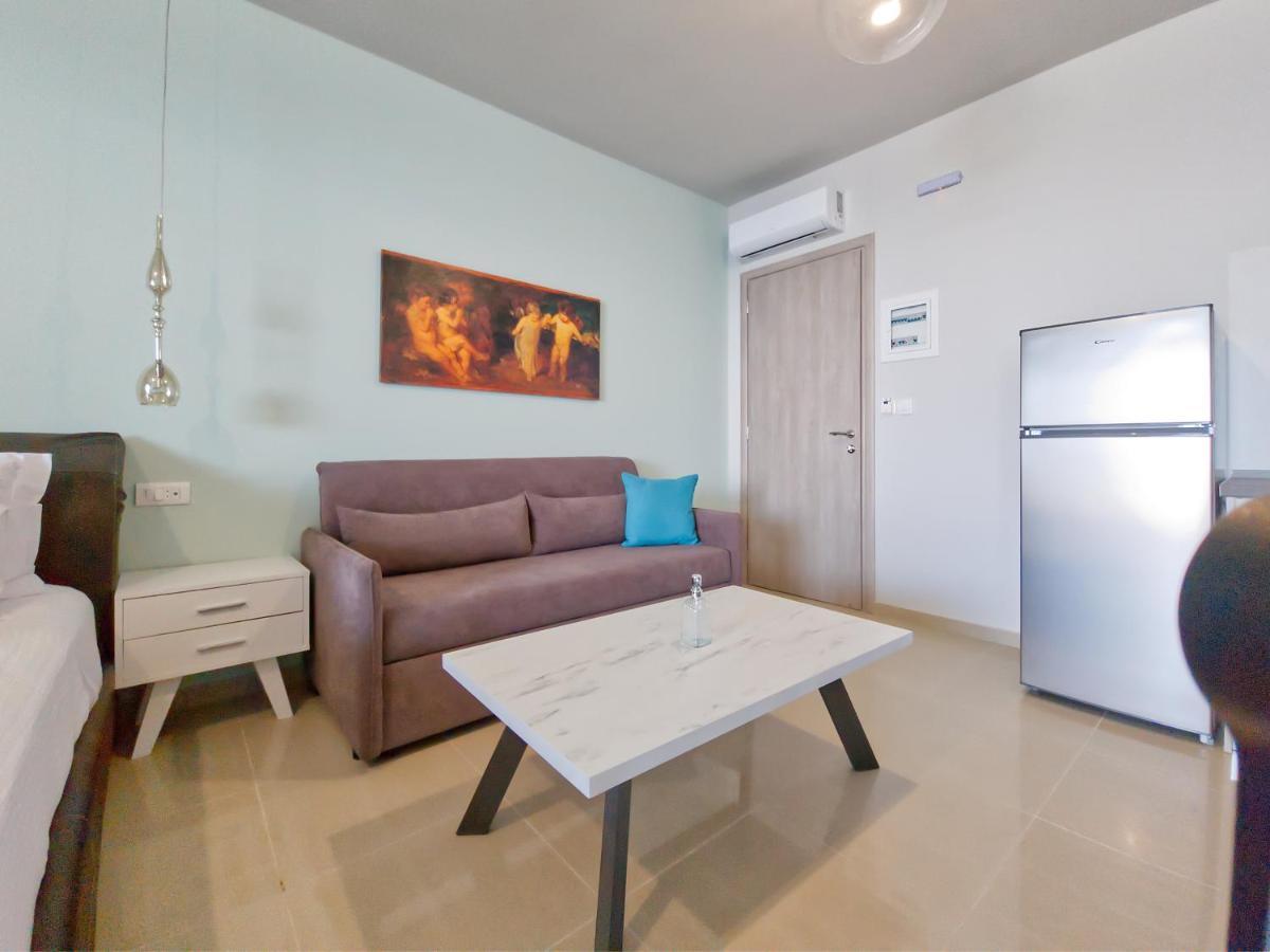 Epipleon Luxury Suites -105- Δωμάτιο 35Τμ Με Βεράντα 35Τμ Μπροστά Στη Θάλασσα Nafpaktos Dış mekan fotoğraf