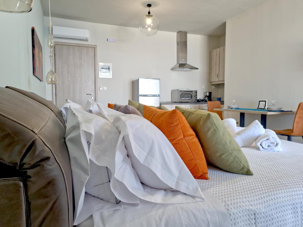 Epipleon Luxury Suites -105- Δωμάτιο 35Τμ Με Βεράντα 35Τμ Μπροστά Στη Θάλασσα Nafpaktos Dış mekan fotoğraf