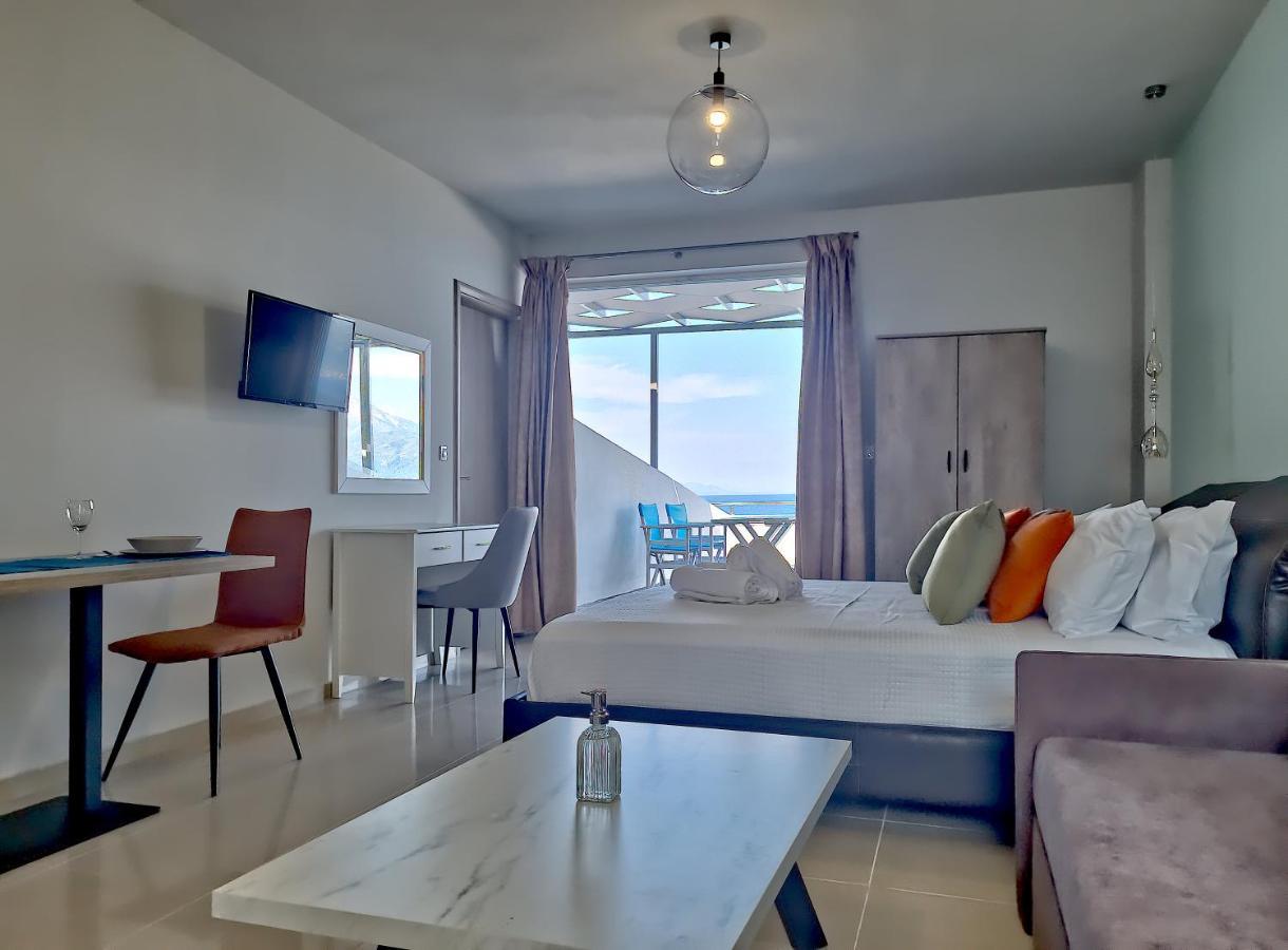 Epipleon Luxury Suites -105- Δωμάτιο 35Τμ Με Βεράντα 35Τμ Μπροστά Στη Θάλασσα Nafpaktos Dış mekan fotoğraf